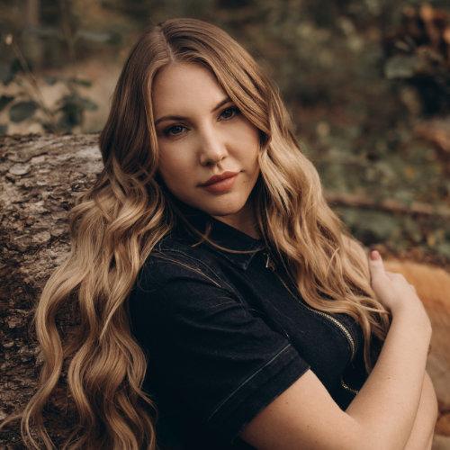 Artist Gracie Jet